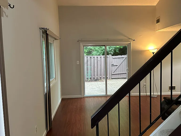 20 Regis Cir — Photo 5