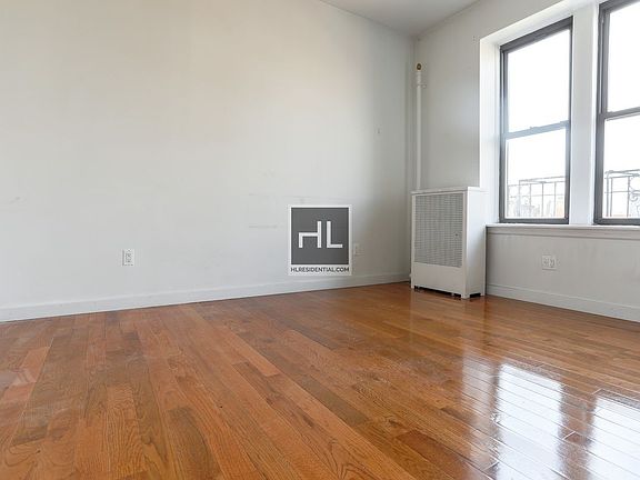 4th image of 2721 23rd St APT 4B