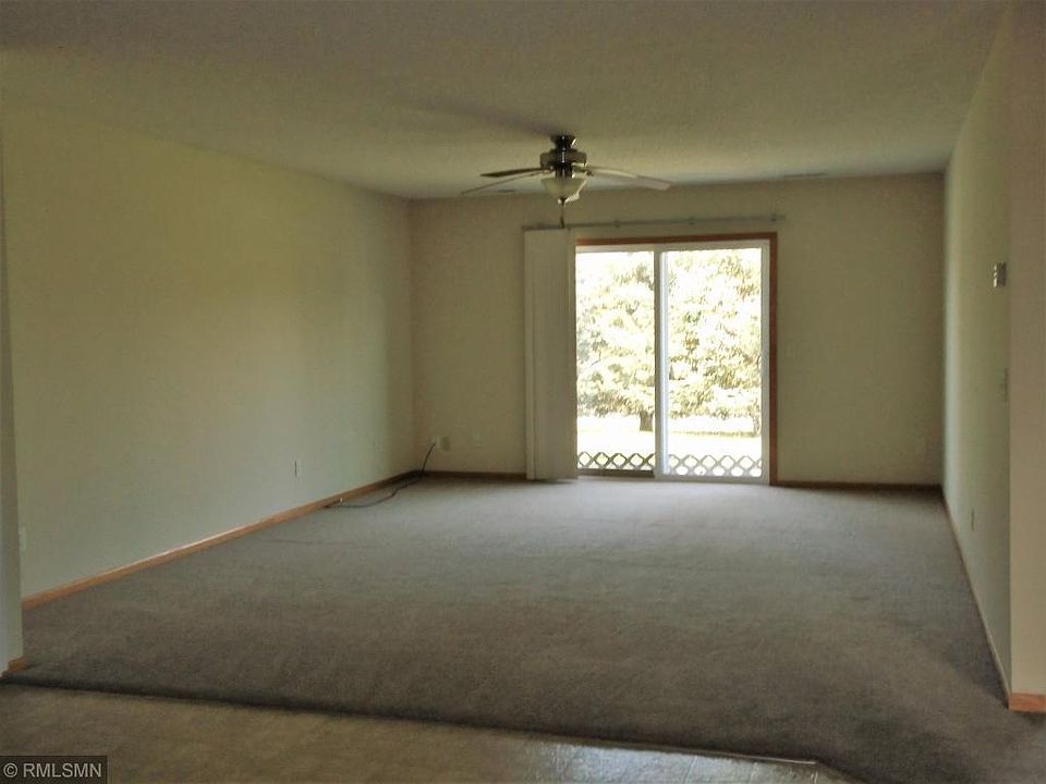 2nd image of 309 Williamsburg Pl #B