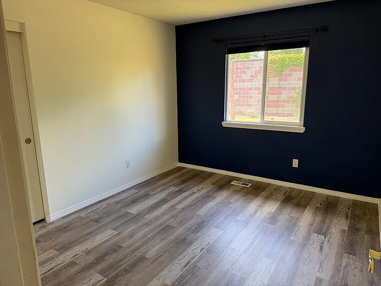 15910 NE 83rd St — Photo 16