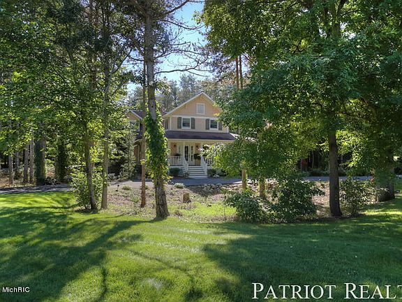 3rd image of 604 Cedar Pines Dr NE