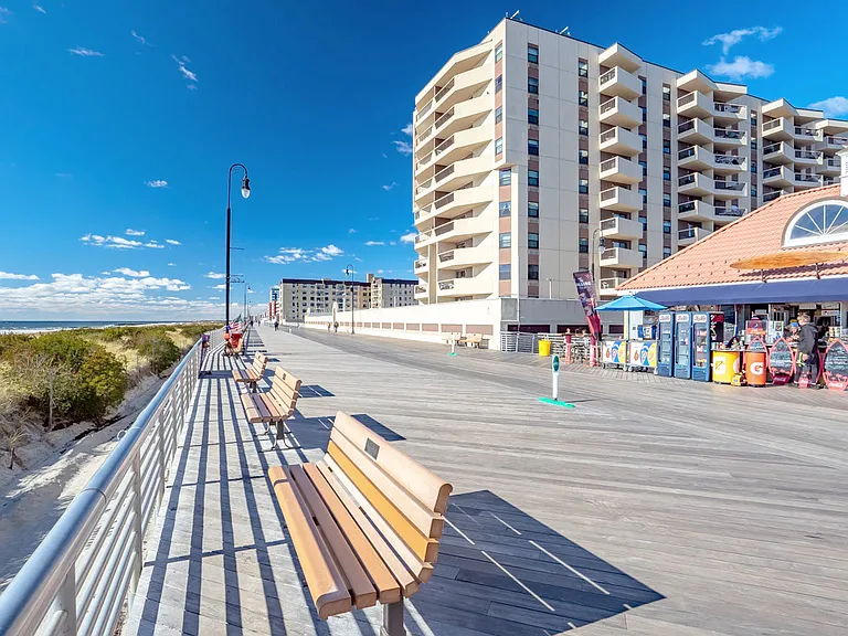 360 Shore Rd #7B — Photo 17