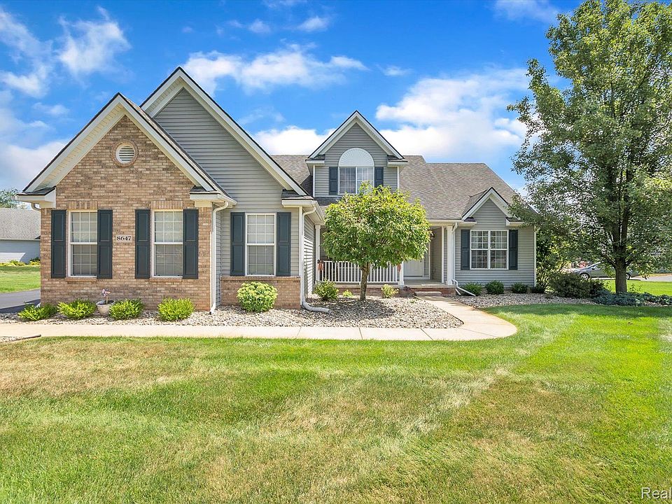 1st image of 8647 Saddlewood Dr