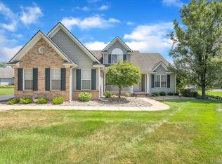 8647 Saddlewood Dr, Brighton, MI