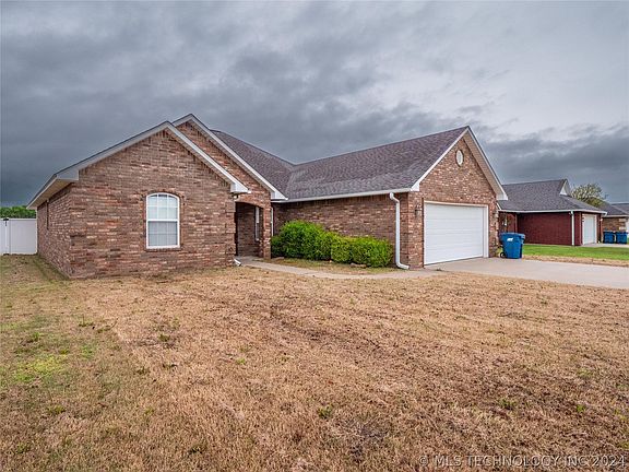 5th image of 2263 Green Meadows Cir