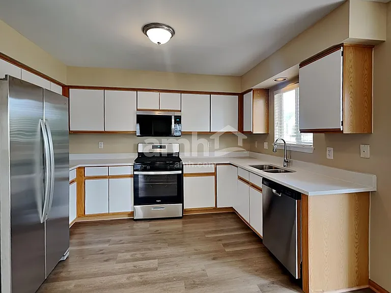 14233 S Hillsdale Ct — Photo 3