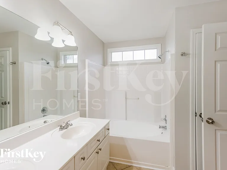 146 Hickory Point Dr — Photo 11