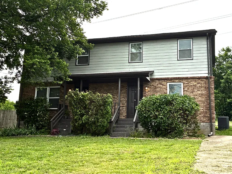 780 Garrison Dr — Photo 2