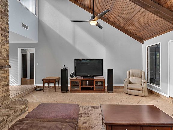 5th image of 1318 Trailwood Ln