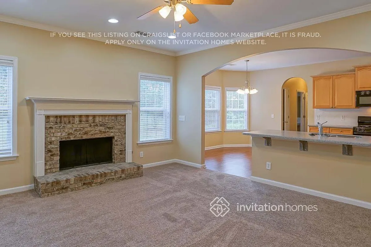 Building Photo - 940 Island Bluff Ln