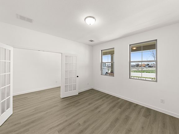 4th image of 2408 Yaupon Way