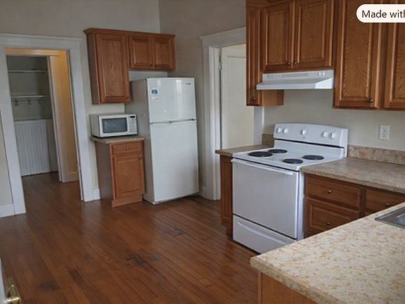 5th image of 12 Chestnut St