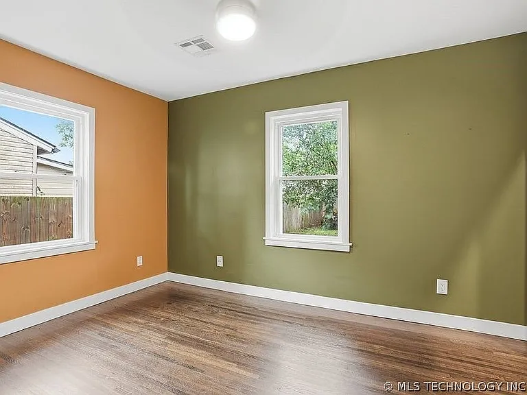 4958 S Detroit Ave — Photo 6