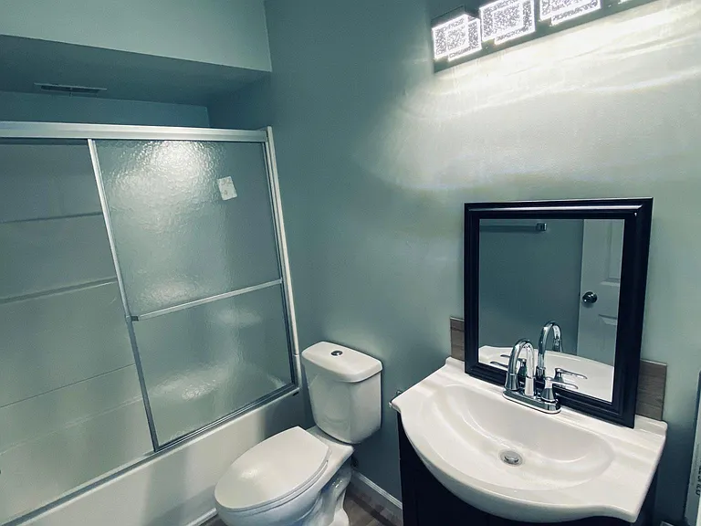 Bath with LED lighting to save energy and 
s