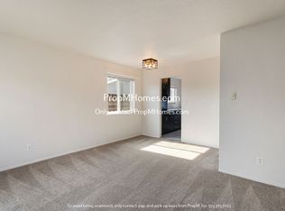 Move-In Special! Sleek 2BR in NE Portland with Flexible Deposit Terms!, Portland, OR 97213
