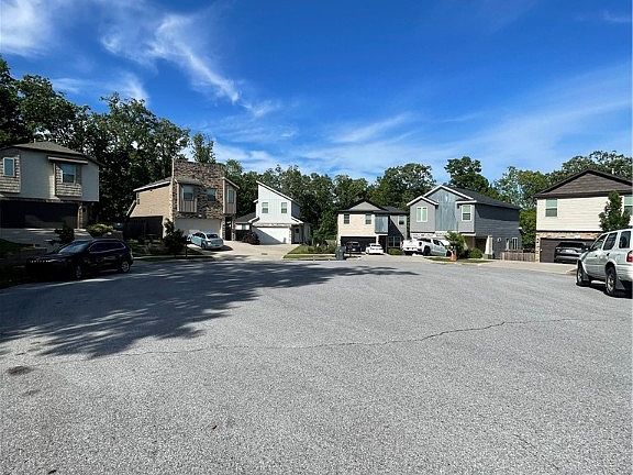 2nd image of 7 S Pinyon Point #9-27
