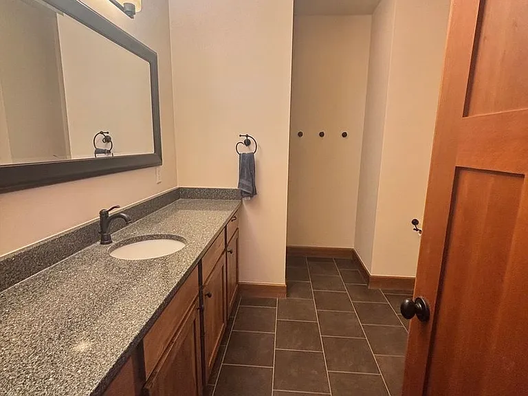 135 Emrie Ln — Photo 11