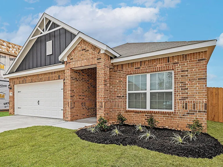404 Mystic Slopes Dr — Photo 2