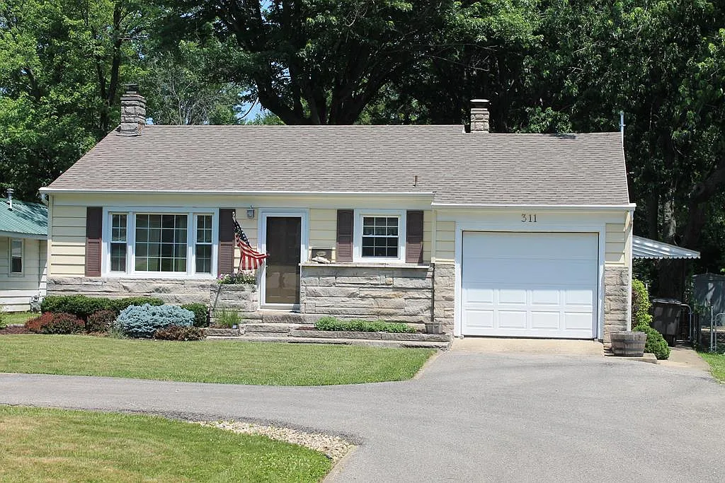 311 E Winter Ave photo 1