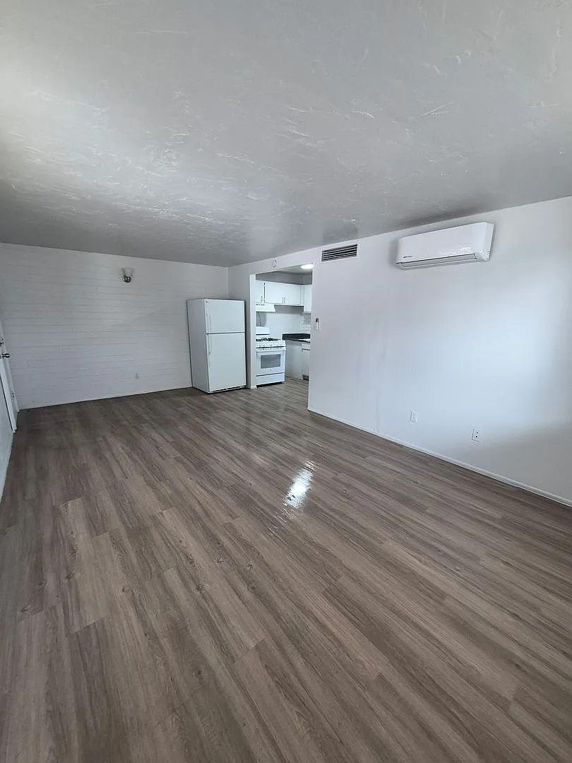 2053 N Alvernon Way — Photo 1