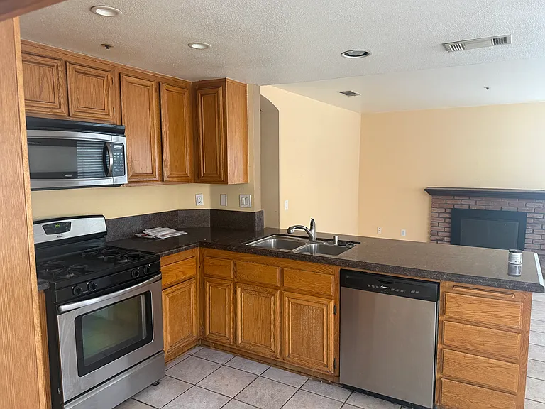 8023 Park Lawn Ct — Photo 23