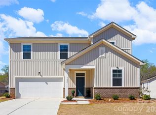 7024 Maple Run Cir, Charlotte, NC 28215