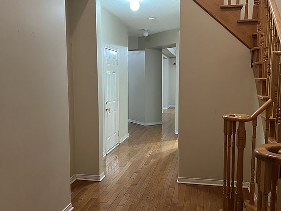 4th image of 138 Degrassi Cove Cir