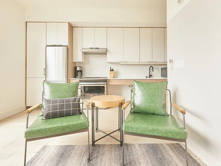 Solis Apartments — Photo 16