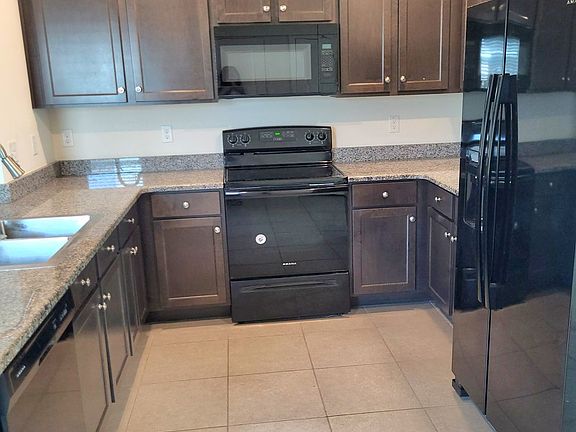 4th image of 10836 Trailing Vine Dr