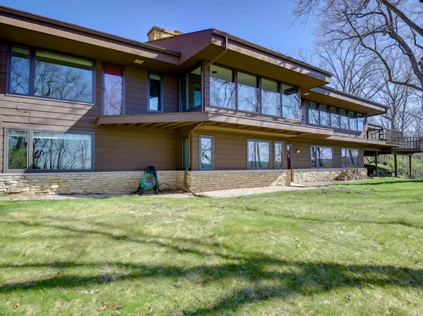 7953 Maurer Rd, Cross Plains, WI 53528