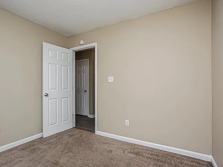 7851 Fallstone Rd — Photo 13