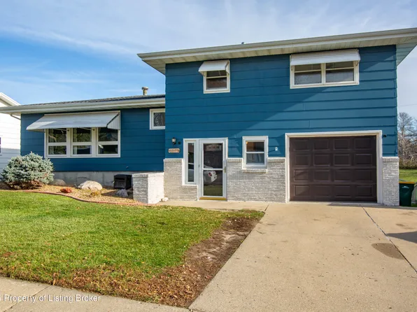 1827 Marian Dr, Bismarck, ND 58501