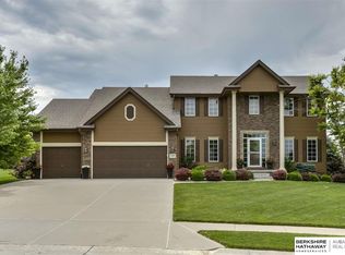 19219 Howe Cir, Omaha, NE 68130