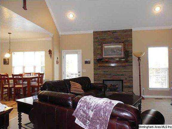4th image of 606 Lincoln Crst SE