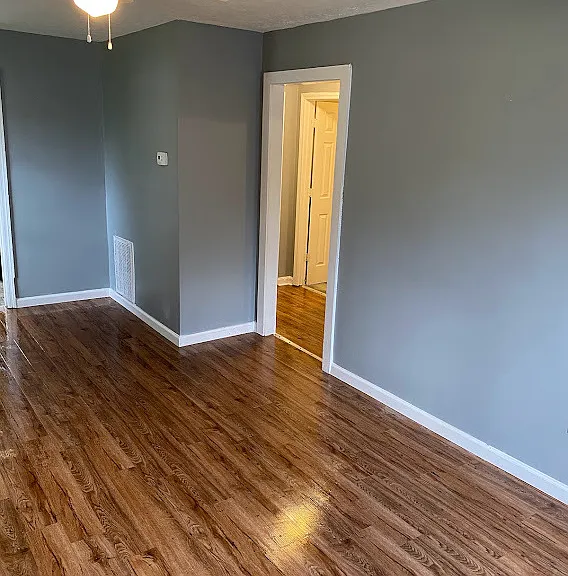 928 Vivian Ave — Photo 2
