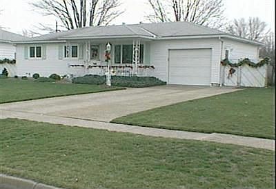 1st image of 1817 W 41st St