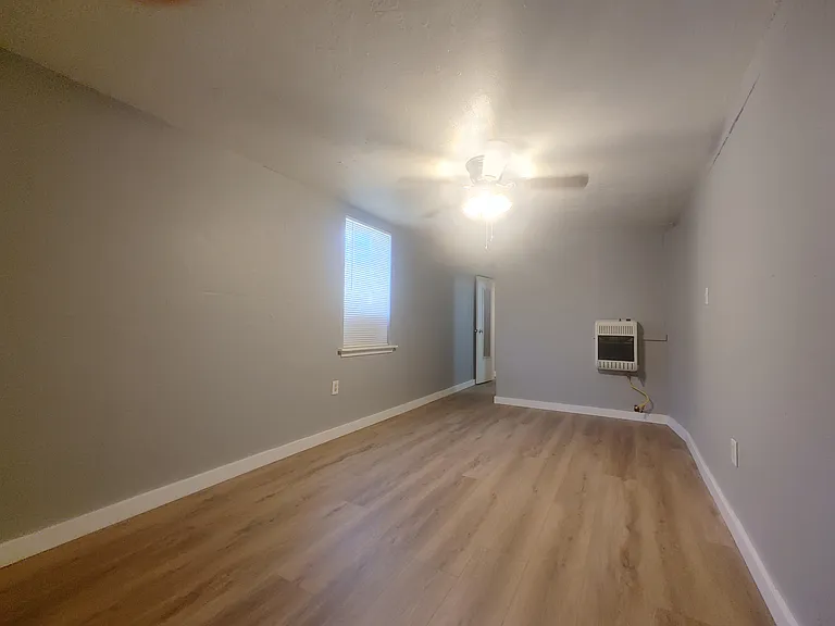 1013 Elm Ave #D — Photo 10