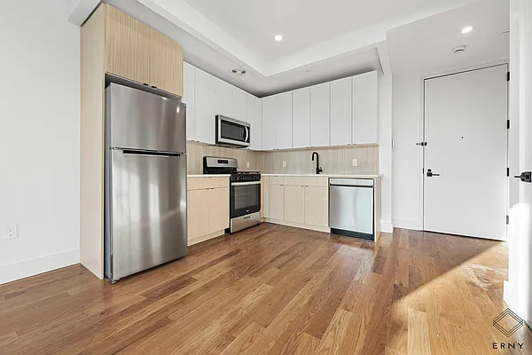 Rented by ERNY LLC | media 7