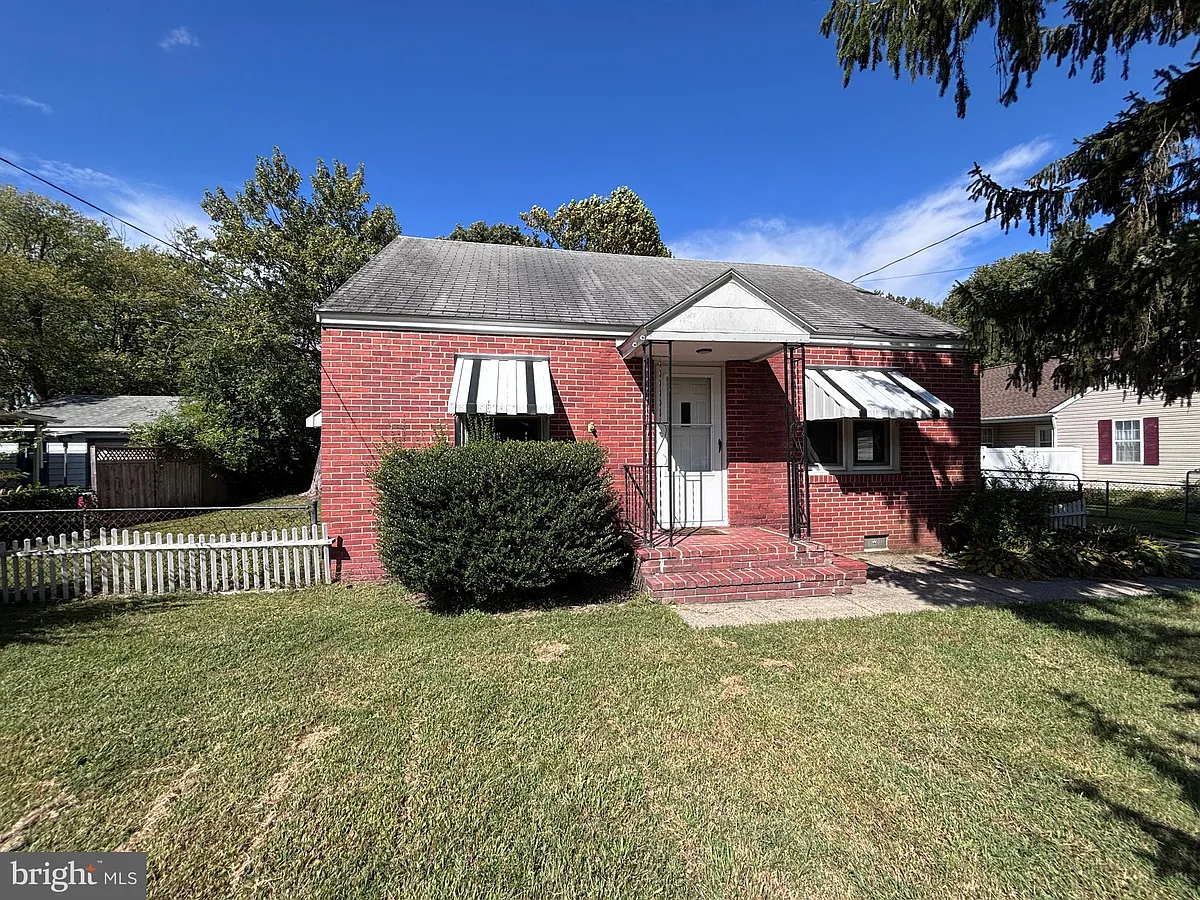 Building Photo - 507 Hollyday St