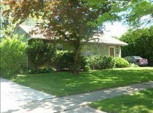 1725 Hatcher Cres, Ann Arbor, MI 48103