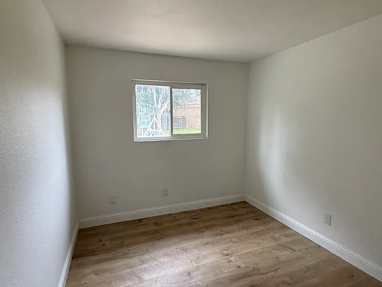 2621 Shad Ct — Photo 11
