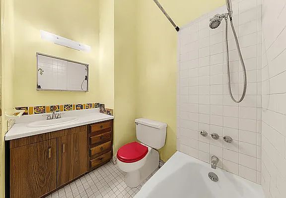 4th image of 718 Broadway APT 4A