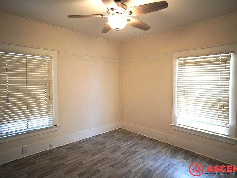 1119 H St — Photo 14