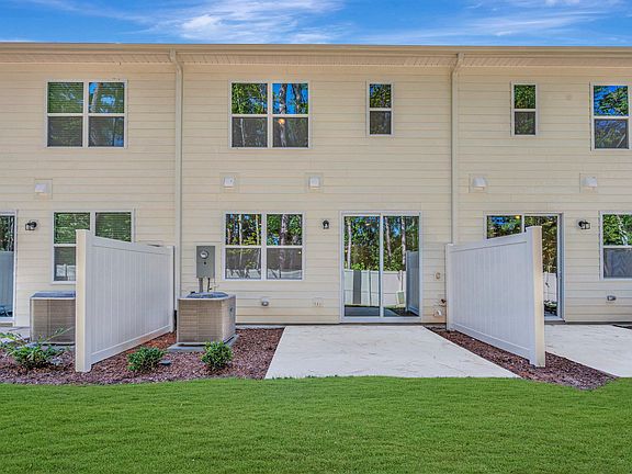 5th image of 2930 Spring Manor Way