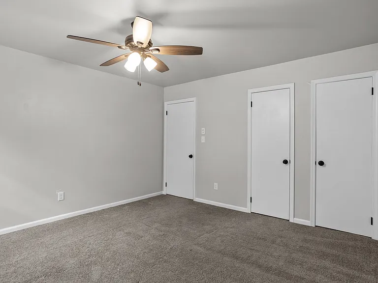 913 Laredo Ct — Photo 22