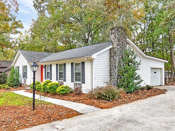 3rd image of 85 Wellington Dr