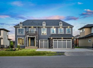 876 E Lakeview Rd, Chestermere, AB T1X0W7
