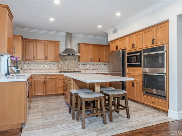 18571 Amalia Ln, Huntington Beach, CA 92648