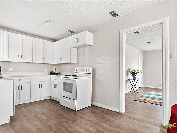 3rd image of 1202 Garth Dr