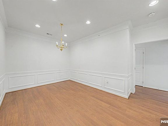 3rd image of 10301 Warrens Way